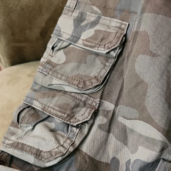 NWT Wrangler Camouflage Cargo Pants-Size 33x30 - Picture 4 of 5